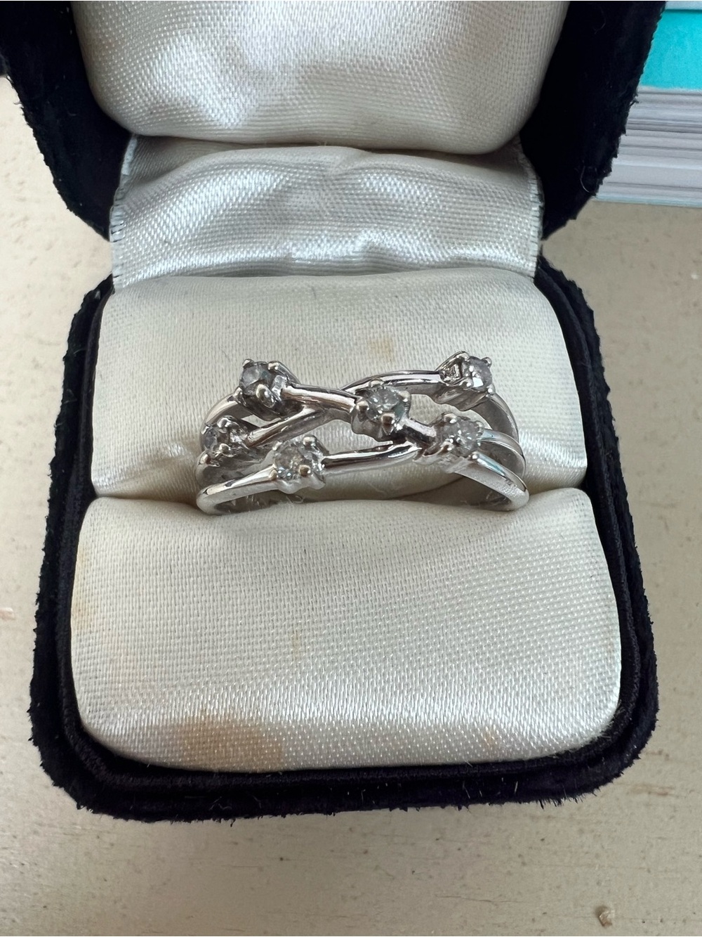 Five genuine diamonds white gold ring - Picture 2 of 7